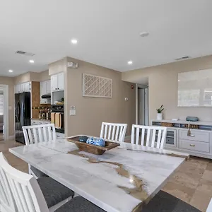 Villa Tranquil Paradise 4br - 2 Miles To Bucs Stadium, Tampa